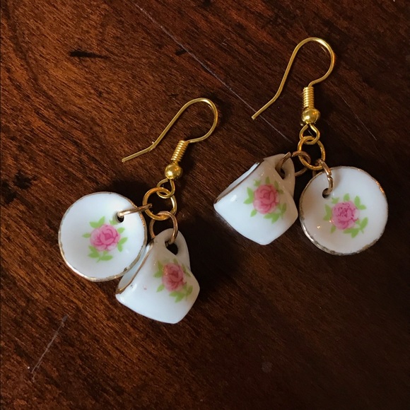 Handmade tea set earrings - Picture 4 of 4